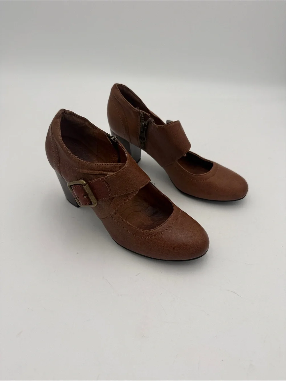 Clarks Brown Mary Jane Block Heel Pumps with Buckle women 6M casual office Y2K